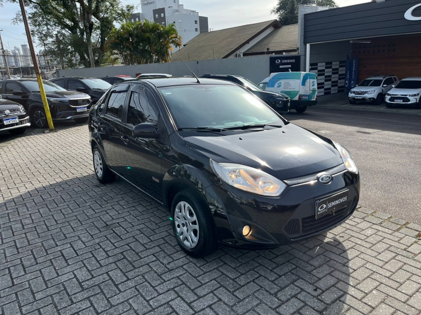 ford fiesta 1.6 rocam sedan 8v flex 4p manual 2013