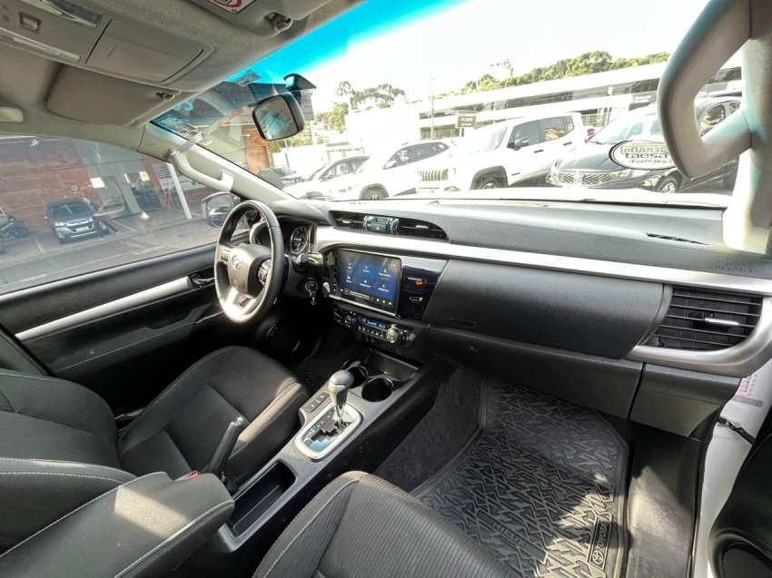 toyota hilux 2.8 d-4d turbo diesel cd sr 4x4 automatico 4p 2024
