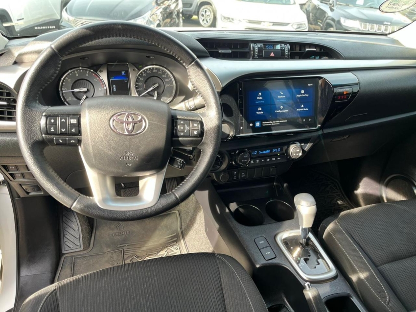 toyota hilux 2.8 d-4d turbo diesel cd sr 4x4 automatico 4p 2024