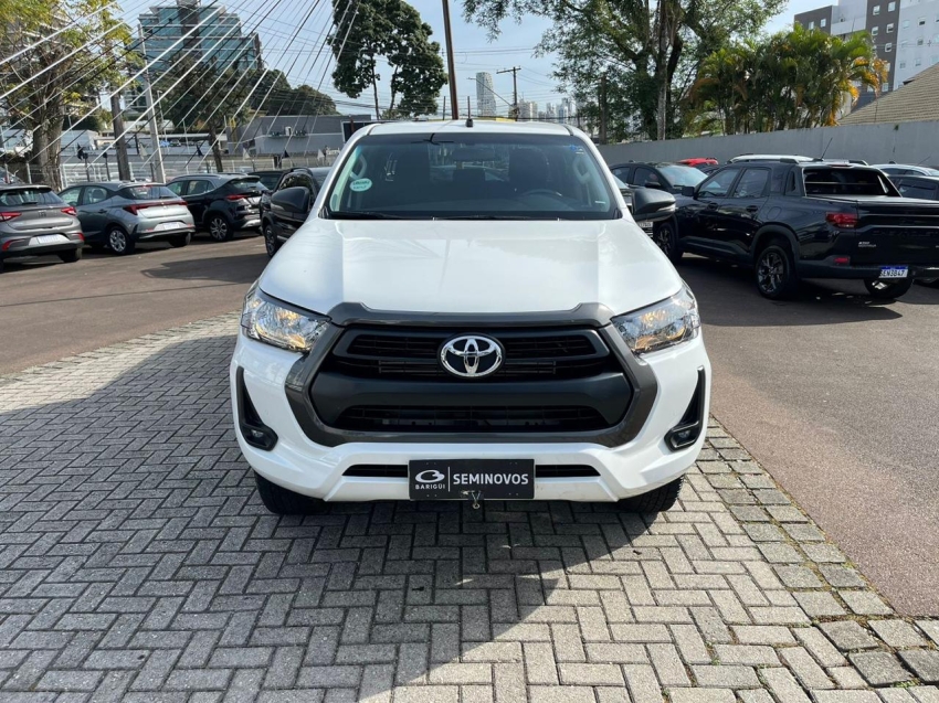 toyota hilux 2.8 d-4d turbo diesel cd sr 4x4 automatico 4p 2024