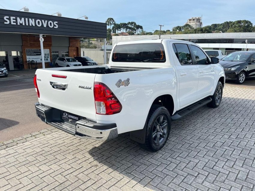 toyota hilux 2.8 d-4d turbo diesel cd sr 4x4 automatico 4p 2024