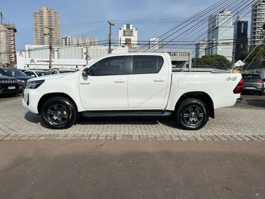 toyota hilux 2.8 d-4d turbo diesel cd sr 4x4 automatico 4p 2024