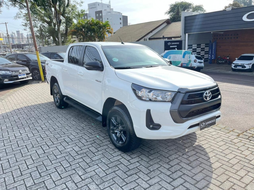 toyota hilux 2.8 d-4d turbo diesel cd sr 4x4 automatico 4p 2024