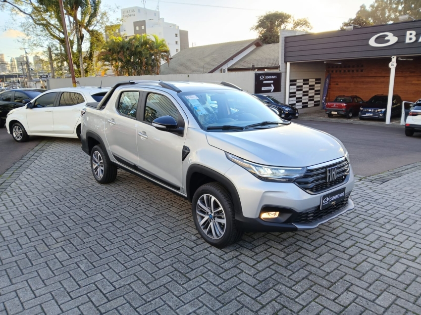 fiat strada 1.3 firefly flex volcano cd cvt 4p automatico 2025