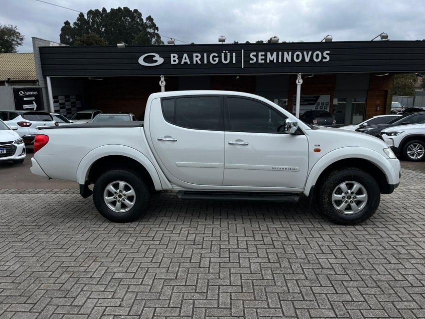 mitsubishi l200 triton 3.5 hpe 4x4 cd v6 24v flex 4p automatico 2013