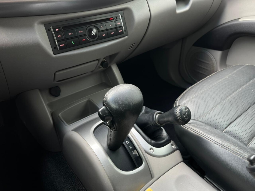mitsubishi l200 triton 3.5 hpe 4x4 cd v6 24v flex 4p automatico 2013