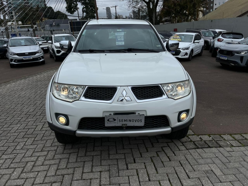 mitsubishi l200 triton 3.5 hpe 4x4 cd v6 24v flex 4p automatico 2013