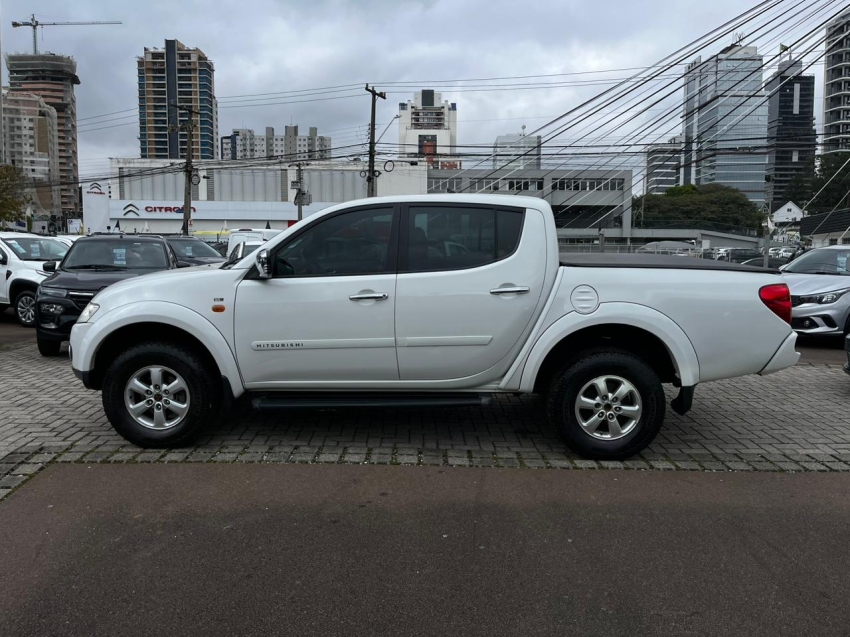 mitsubishi l200 triton 3.5 hpe 4x4 cd v6 24v flex 4p automatico 2013