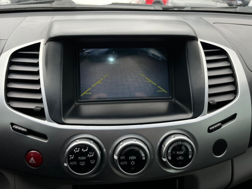 mitsubishi l200 triton 3.5 hpe 4x4 cd v6 24v flex 4p automatico 2013