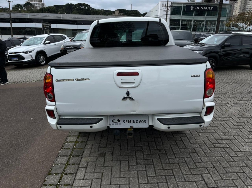 mitsubishi l200 triton 3.5 hpe 4x4 cd v6 24v flex 4p automatico 2013
