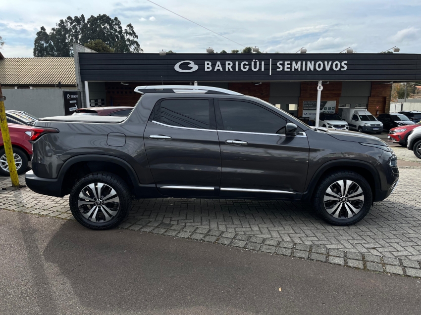 fiat toro 1.3 turbo 270 flex volcano at6 4p automatico 2023