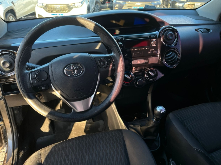 toyota etios 1.5 xs 16v flex 4p manual 2017