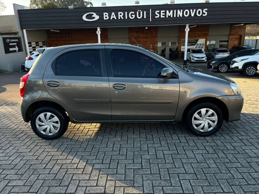toyota etios 1.5 xs 16v flex 4p manual 2017