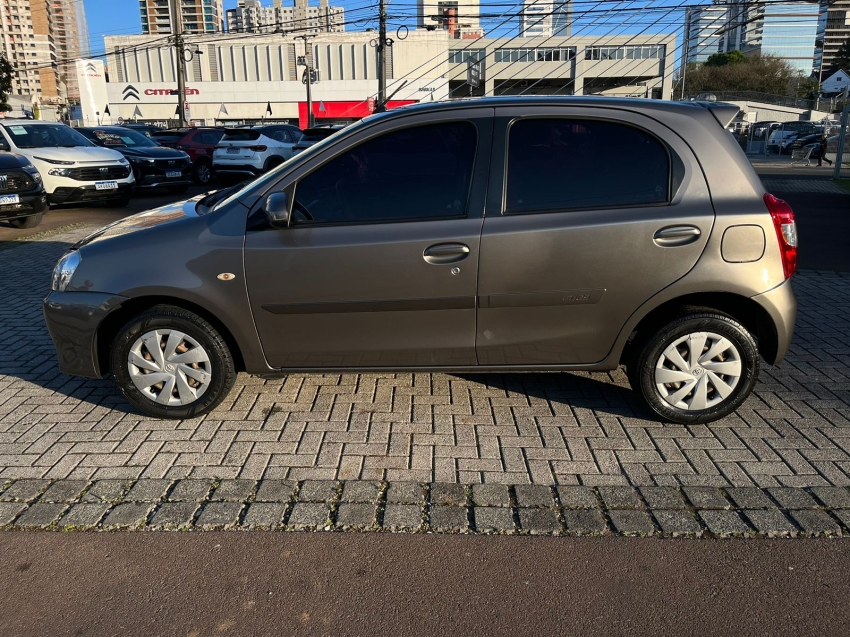 toyota etios 1.5 xs 16v flex 4p manual 2017