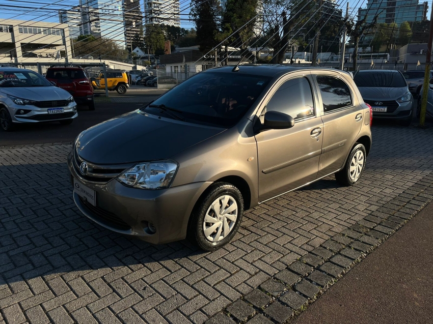 toyota etios 1.5 xs 16v flex 4p manual 2017