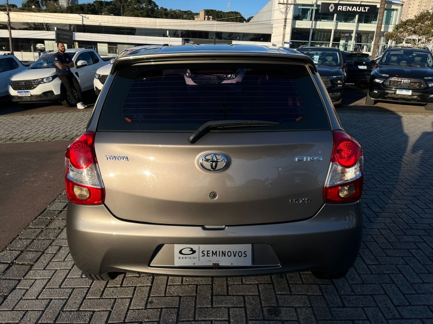 toyota etios 1.5 xs 16v flex 4p manual 2017
