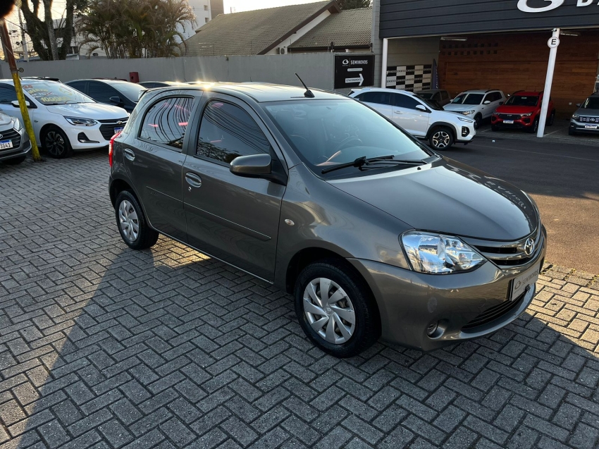 toyota etios 1.5 xs 16v flex 4p manual 2017