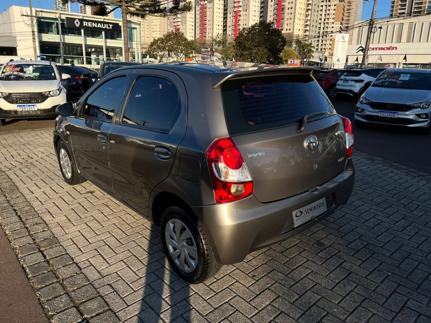 toyota etios 1.5 xs 16v flex 4p manual 2017