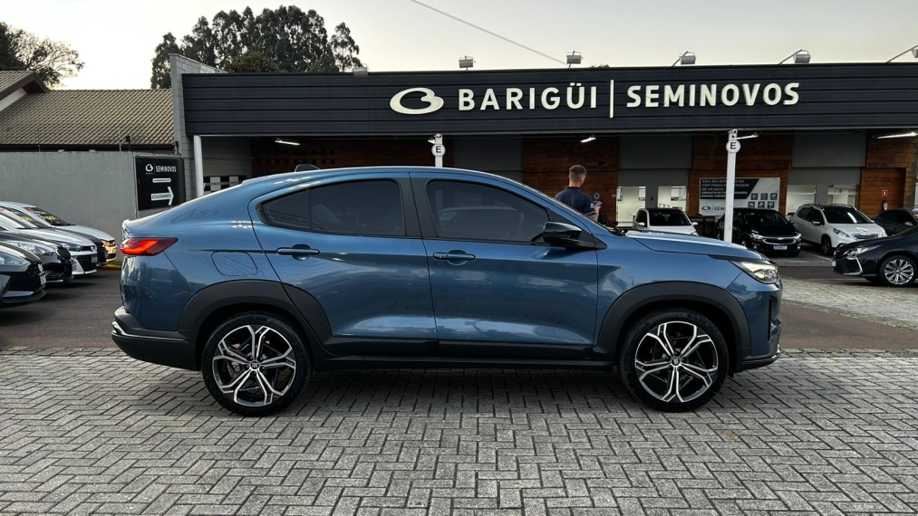 fiat fastback 1.0 turbo 200 hybrid impetus cvt hibrido 4p automatico 2025