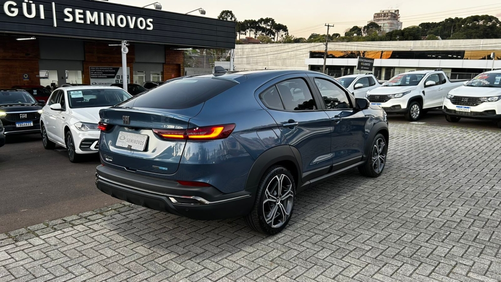 fiat fastback 1.0 turbo 200 hybrid impetus cvt hibrido 4p automatico 2025