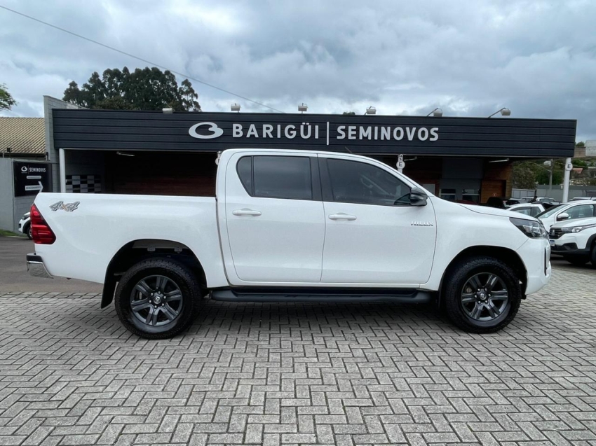 toyota hilux 2.8 d-4d turbo diesel cd sr 4x4 automatico 4p 2024