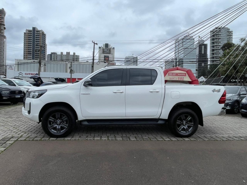 toyota hilux 2.8 d-4d turbo diesel cd sr 4x4 automatico 4p 2024
