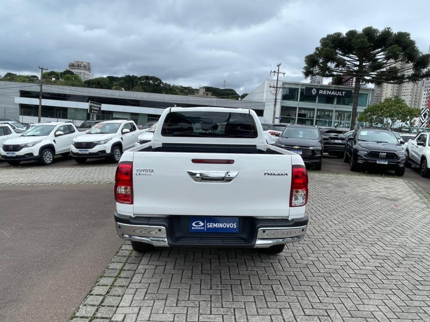 toyota hilux 2.8 d-4d turbo diesel cd sr 4x4 automatico 4p 2024