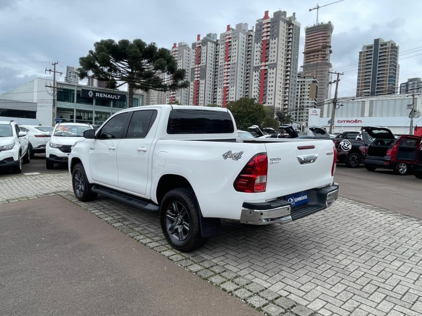 toyota hilux 2.8 d-4d turbo diesel cd sr 4x4 automatico 4p 2024
