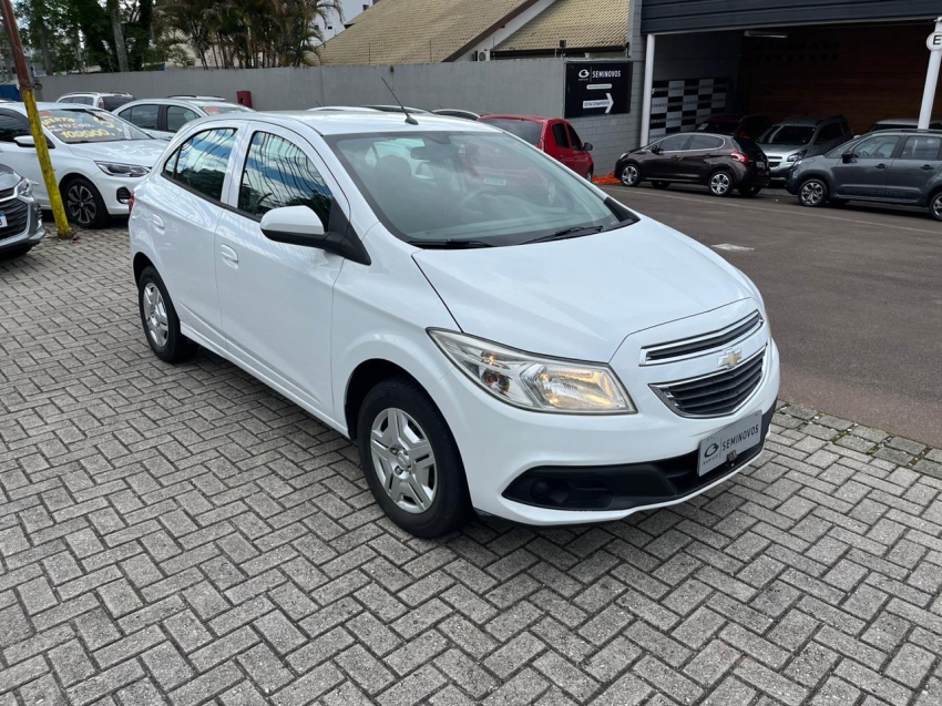 chevrolet onix 1.0 mpfi lt 8v flex 4p manual 2013