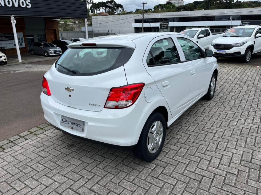 chevrolet onix 1.0 mpfi lt 8v flex 4p manual 20136