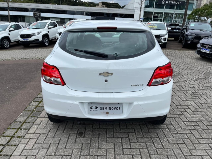 chevrolet onix 1.0 mpfi lt 8v flex 4p manual 20135