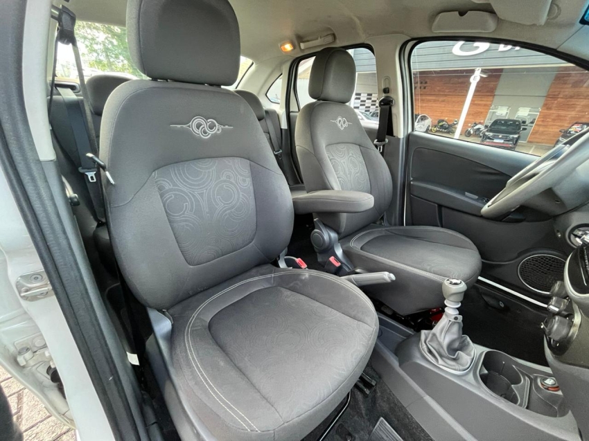 fiat grand siena 1.4 mpi attractive 8v flex 4p manual 201414