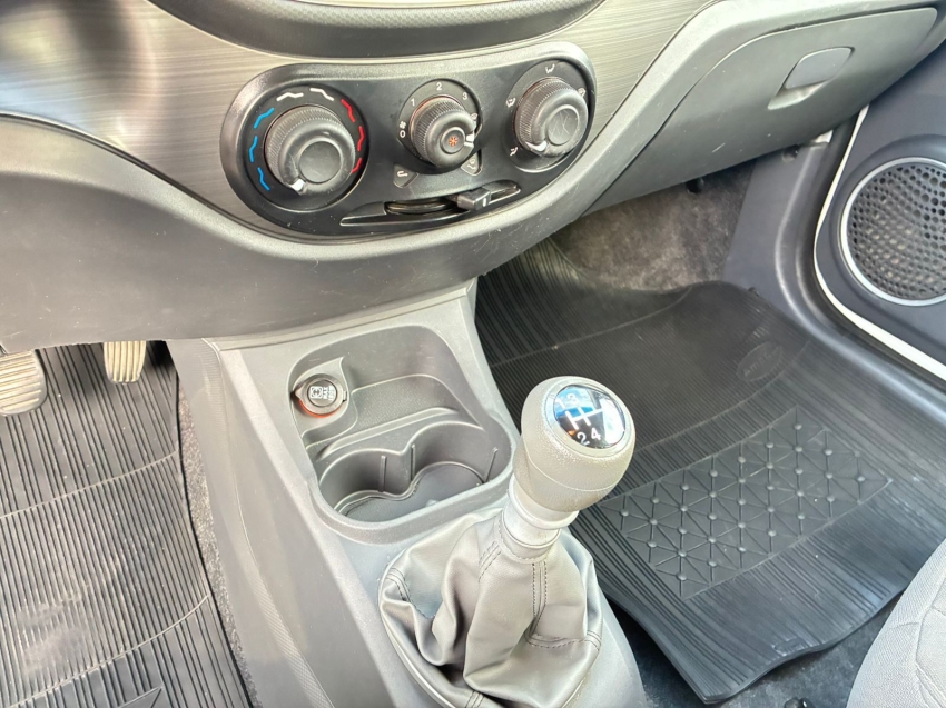 fiat grand siena 1.4 mpi attractive 8v flex 4p manual 201413