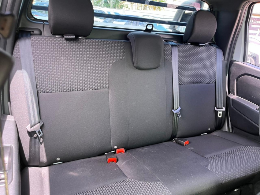 renault oroch 1.6 16v sce flex intense manual 4p 202313