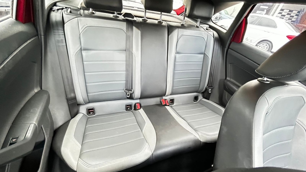 volkswagen nivus 1.0 200 tsi total flex highline automatico 4p 202117