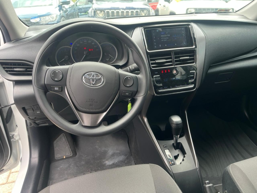 toyota yaris 1.5 16v flex sedan xl multidrive 4p automatico 202510