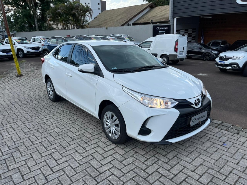 toyota yaris 1.5 16v flex sedan xl multidrive 4p automatico 2025