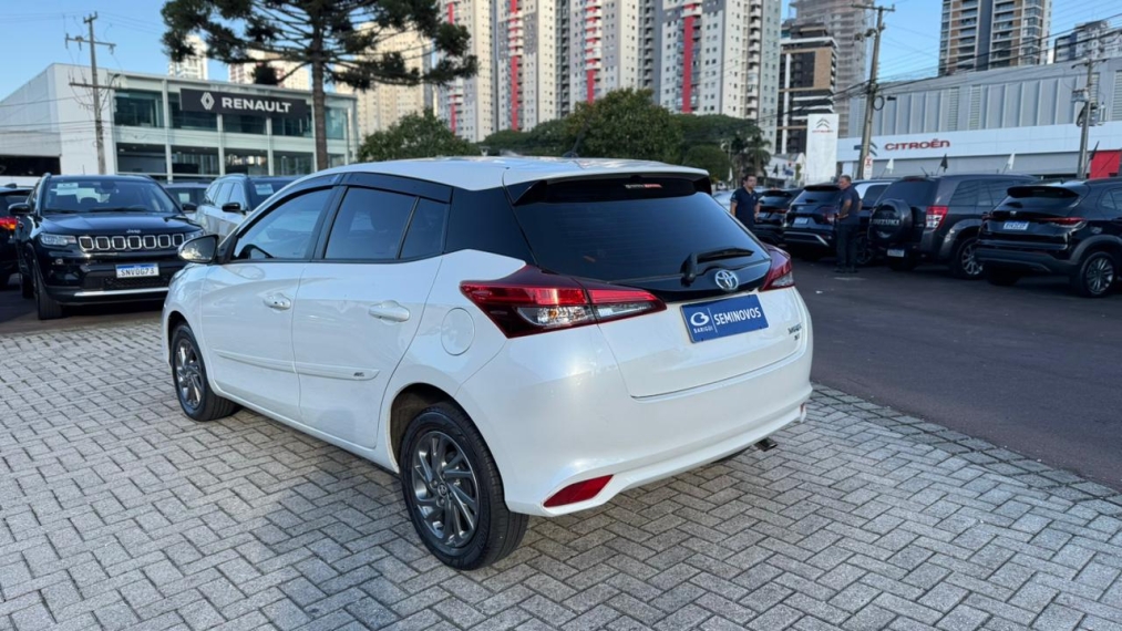 toyota yaris 1.5 16v flex xs multidrive 4p automatico 20244