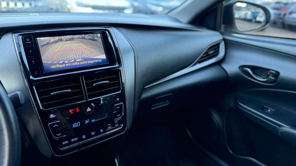 toyota yaris 1.5 16v flex xs multidrive 4p automatico 202413