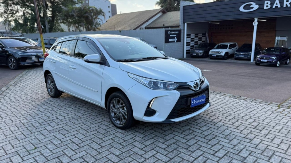 toyota yaris 1.5 16v flex xs multidrive 4p automatico 2024