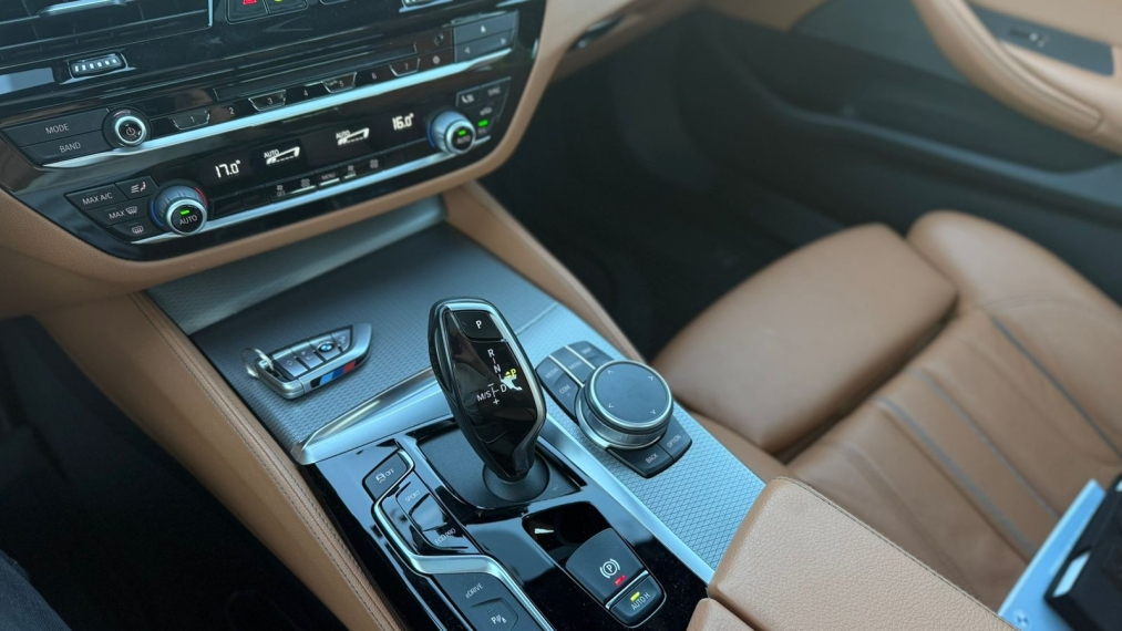 bmw 530e 2.0 16v twinpower hibrido m sport automatico 4p 202017