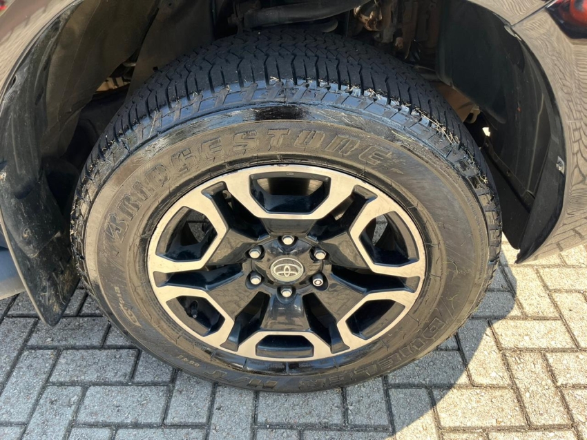 toyota hilux 2.8 d-4d turbo diesel cd srx 4x4 automatico 4p 202320