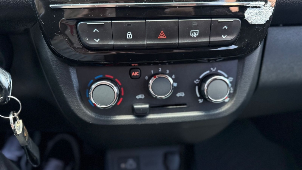 renault kwid 1.0 12v sce flex outsider manual 4p 202512