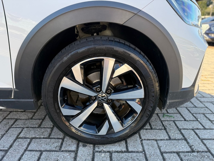 volkswagen nivus 1.0 200 tsi total flex highline automatico 4p 20246