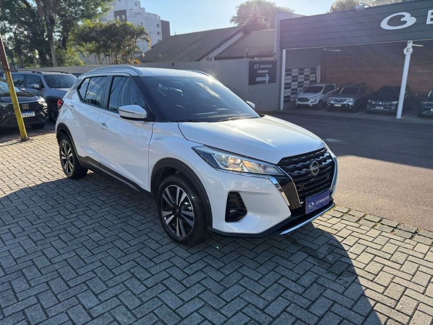 nissan kicks 1.6 16v flexstart advance xtronic flex 4p automatico 2024