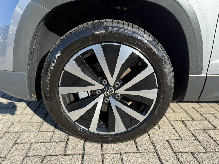 volkswagen taos 1.4 250 tsi total flex highline automatico 4p 202221
