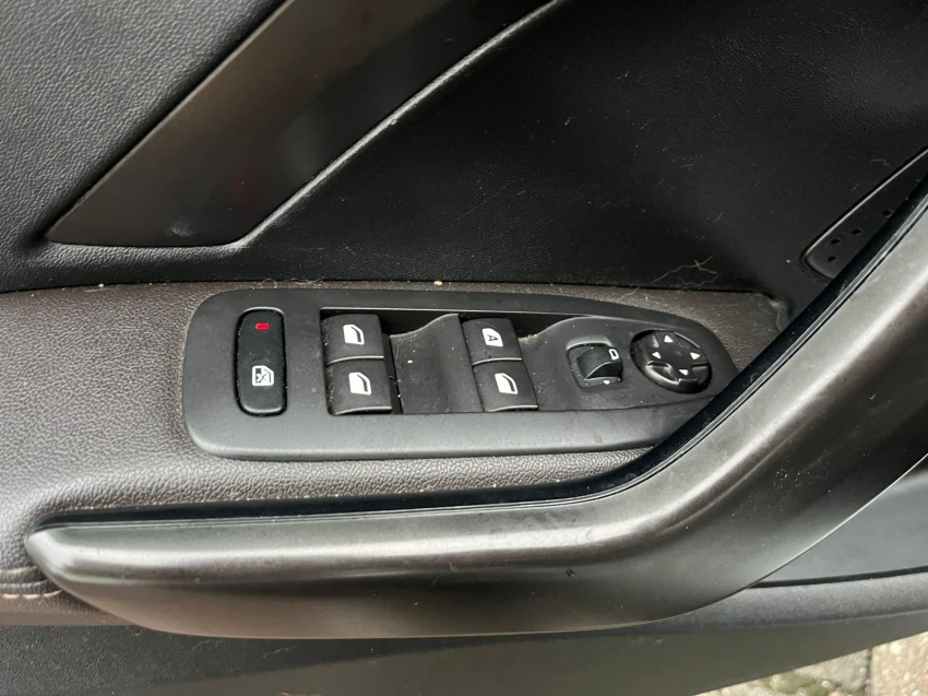 peugeot 2008 1.6 16v flex griffe 4p automatico 201718