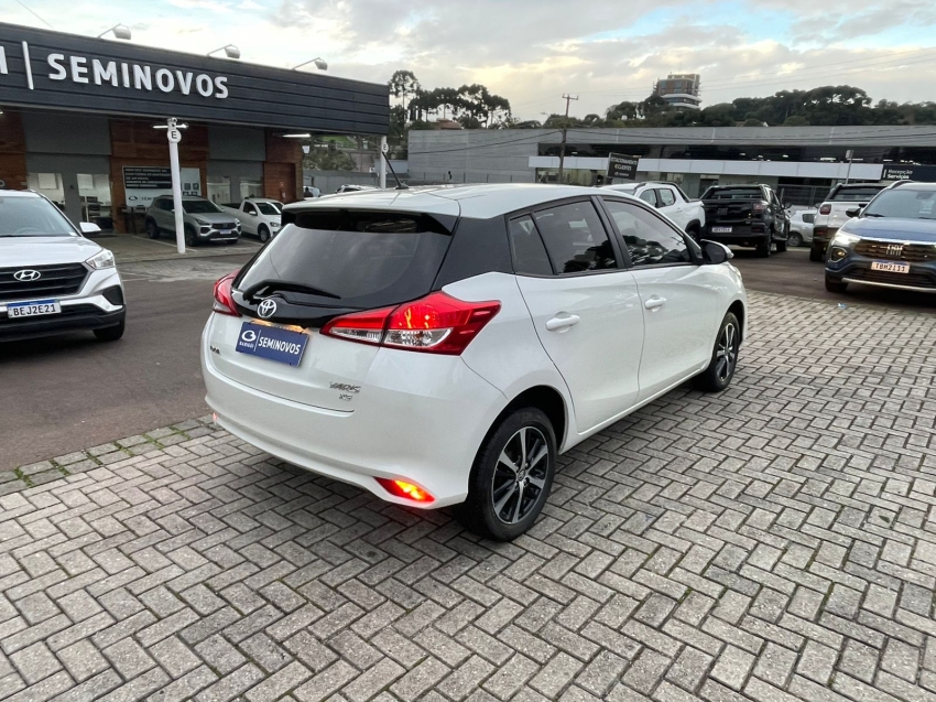 toyota yaris 1.5 16v flex xs multidrive 4p automatico 20196