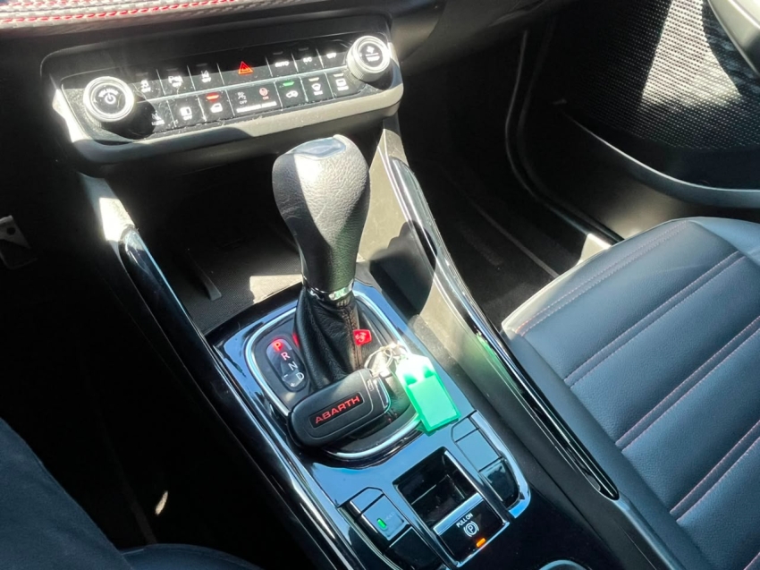 fiat fastback 1.3 turbo 270 flex abarth at6 4p automatico 202516