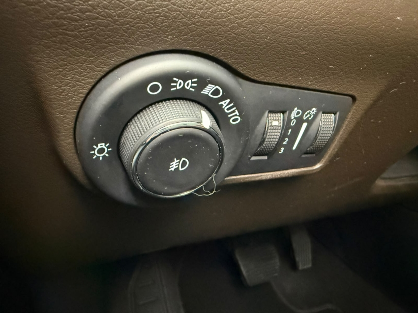 jeep commander 2.0 td380 turbo diesel overland at9 4p automatico 202219